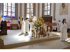 Feier der 1. Heiligen Kommunion in Sankt Crescentius (© Karl-Franz Thiede)
